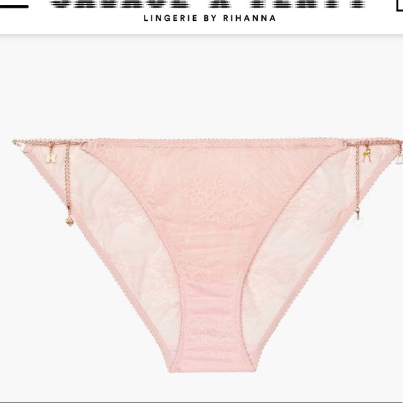 Savage lingerie set - Picture 3 of 8